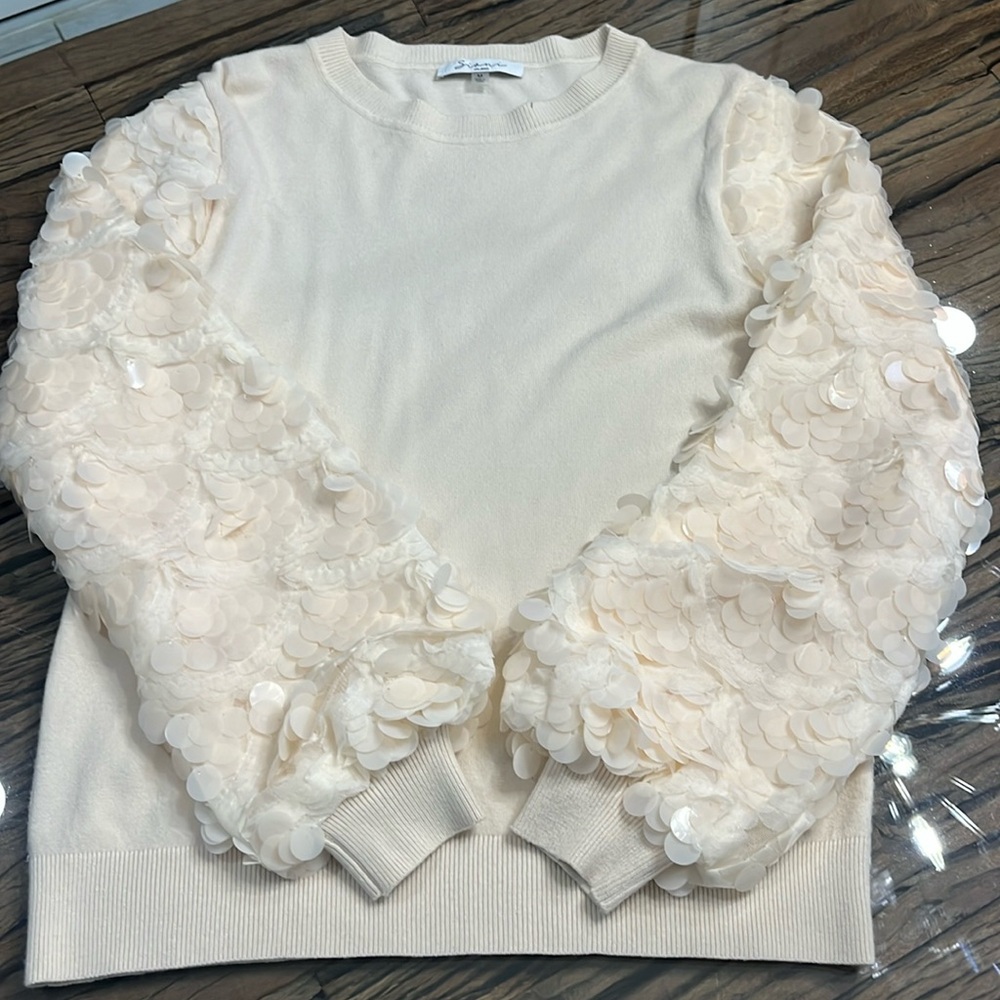 NWOT cream beautiful top